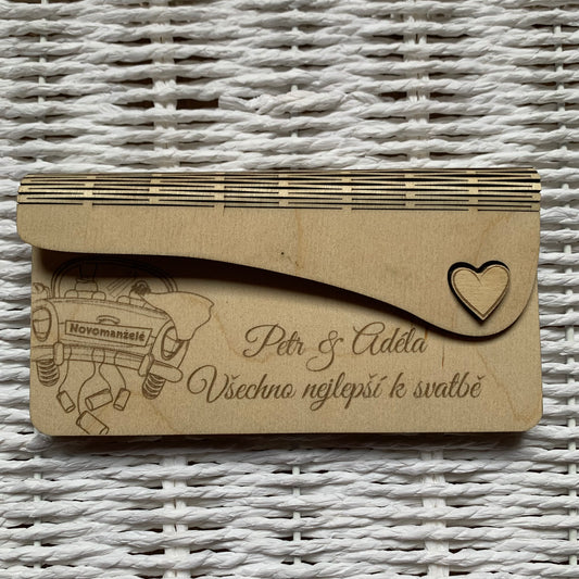 Dřevěná obálka ''Novomanželé''