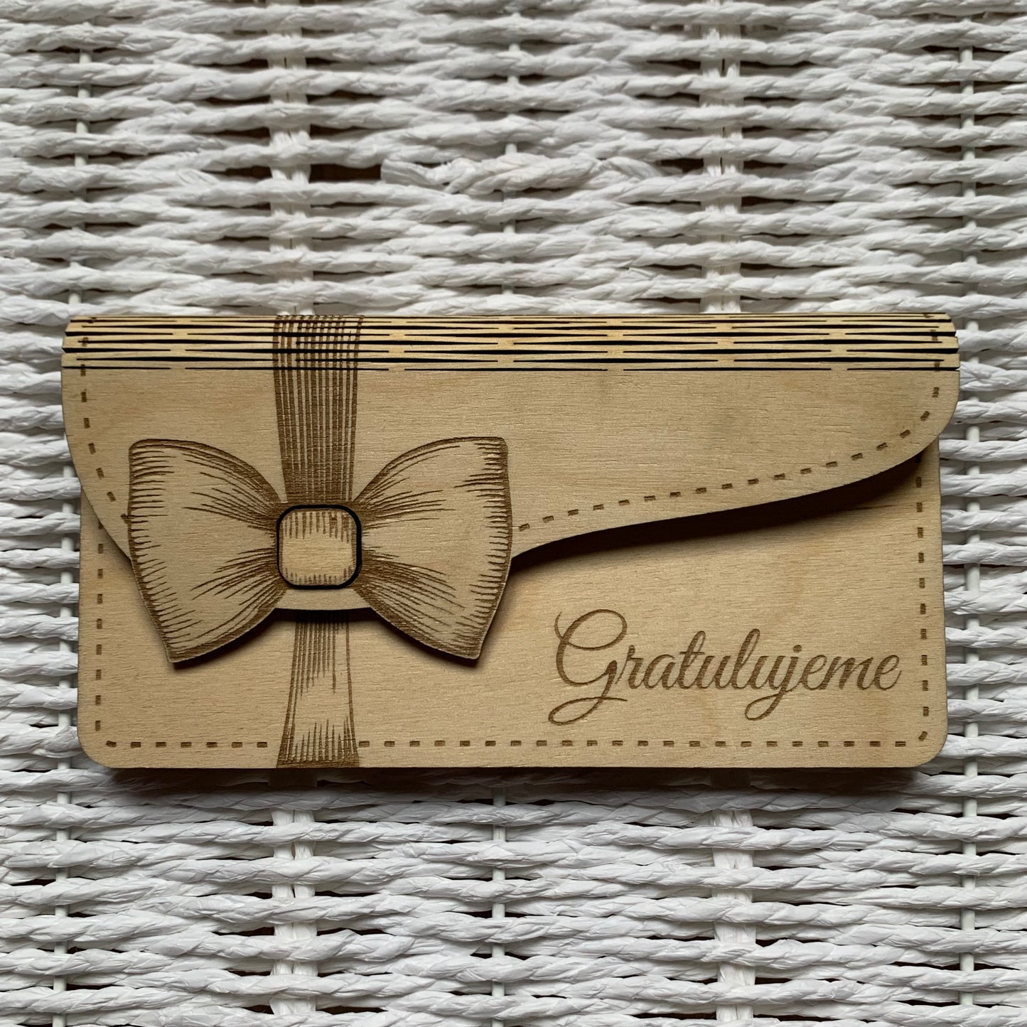 Dřevěná obálka ''Gratulujeme s mašlí''